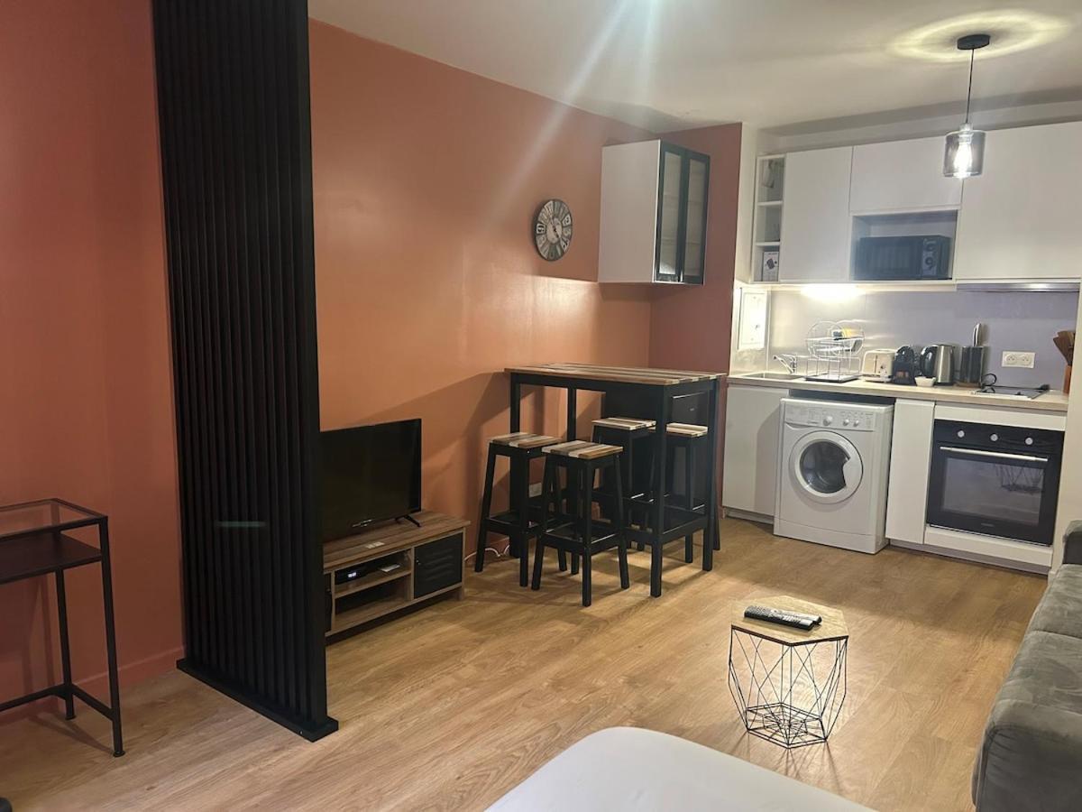 Studio Spacieux 4 Personnes Avec Terrasse Privee & Bureau - Gare A 4Min, Paris En 30Min Villiers-sur-Marne Exterior foto